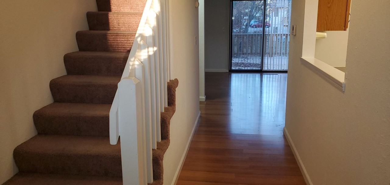 437 Foxfire Dr - Photo 3 of 16