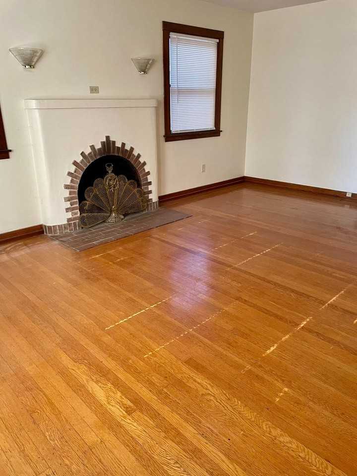 2423 D St - Photo 4 of 13