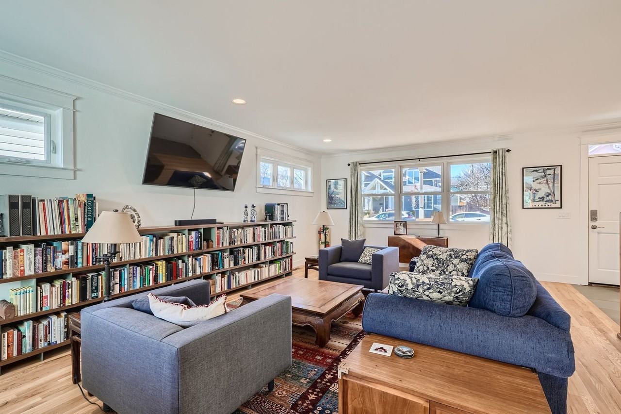 824 La Farge Ave - Photo 2 of 28