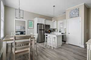 featured image of 460 Meeting St