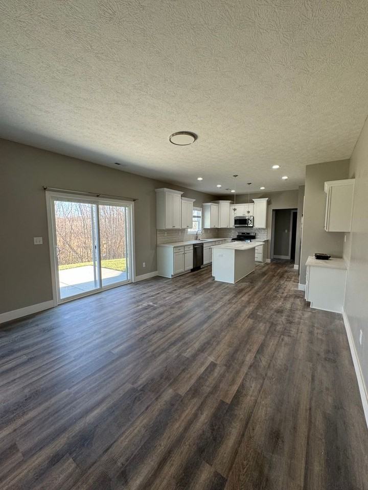 2509 Yeoman Ln - Photo 4 of 32