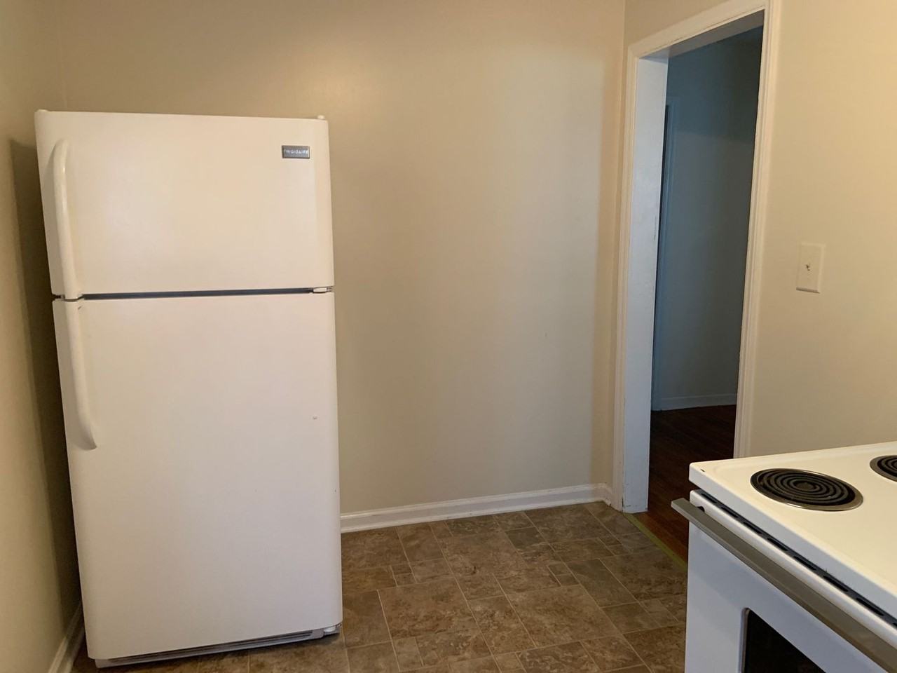 300 Lucerne St - Photo 5 of 8