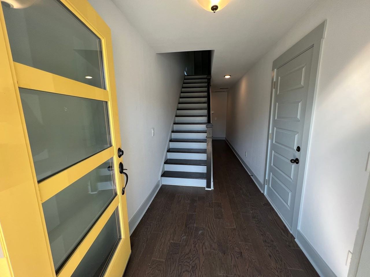 1806 Orangeburg St - Photo 2 of 16