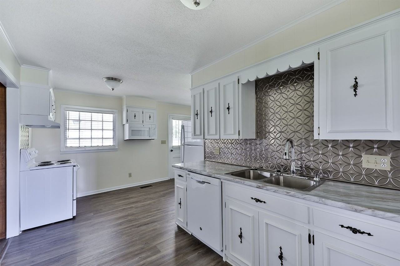 9934 Highway 22 - Photo 4 of 18