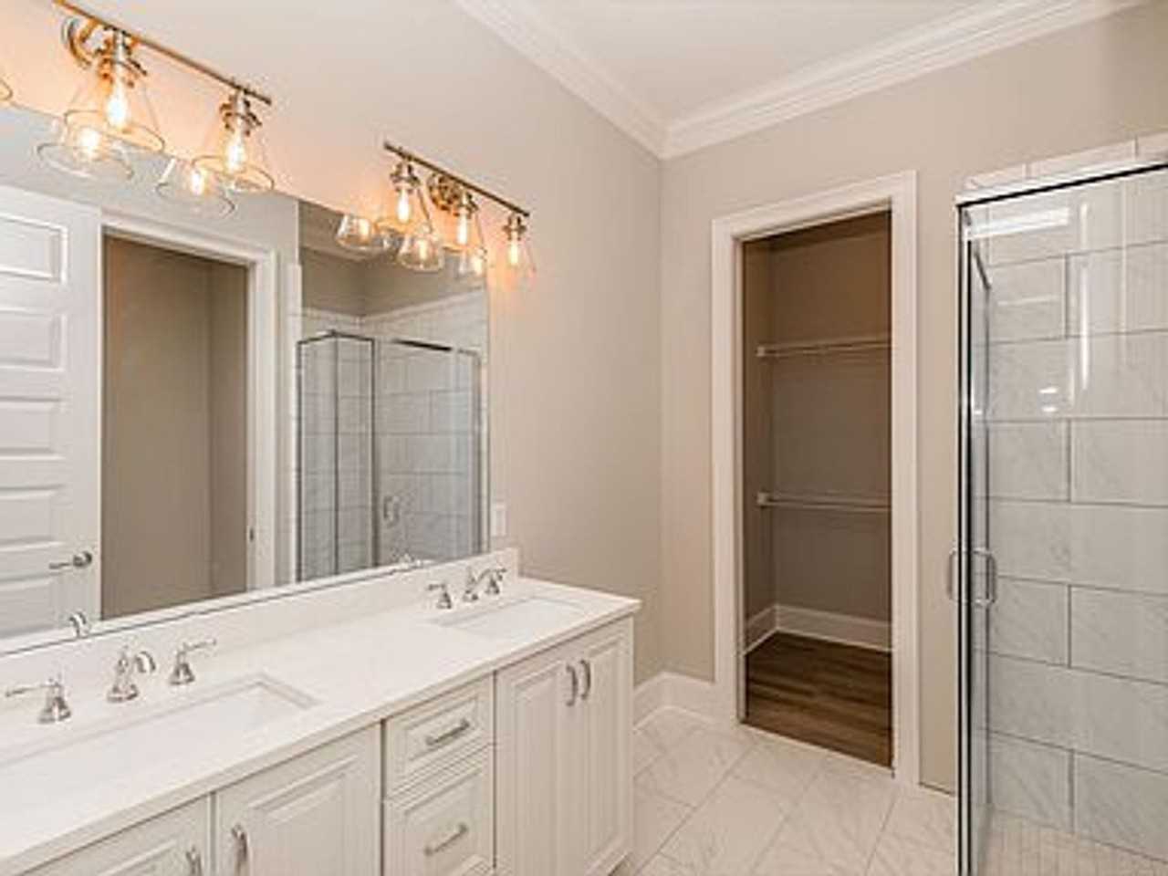 435 Sanders St - Photo 2 of 6