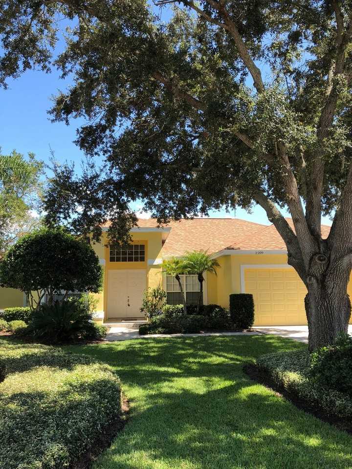 2209 Ramsgate Ct - Photo 2 of 48