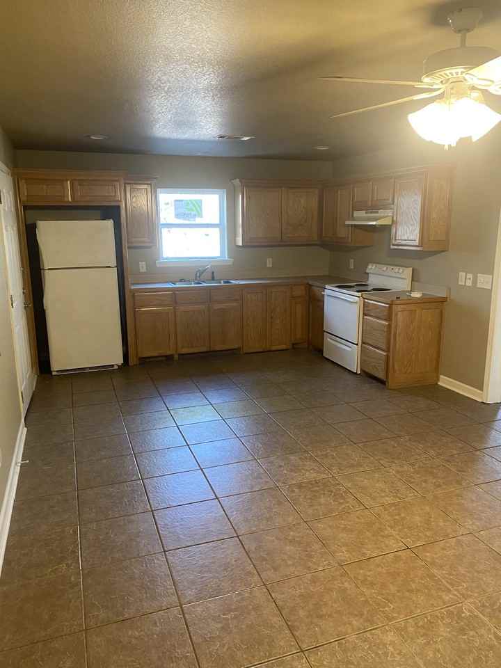 147 Bledsoe Cir #147C - Photo 3 of 7