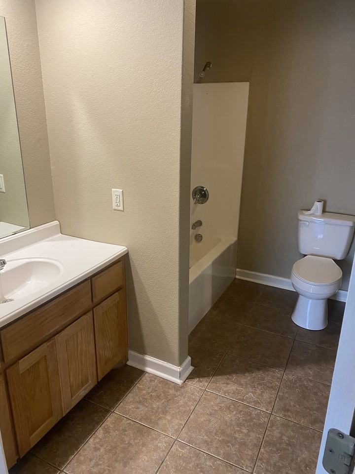 147 Bledsoe Cir #147C - Photo 5 of 7