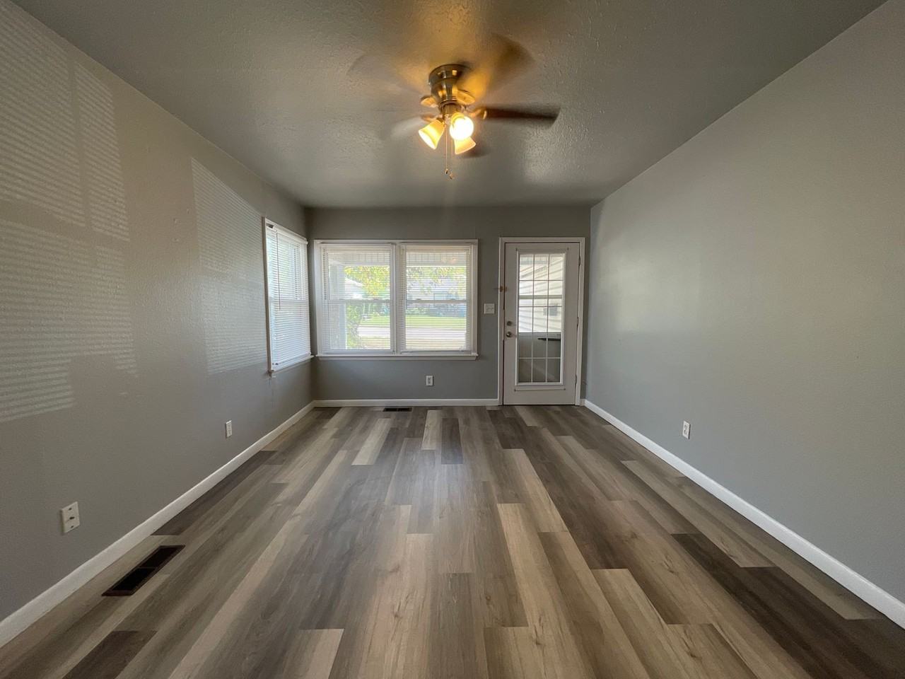 3433 Nw 27th St - Photo 6 of 18