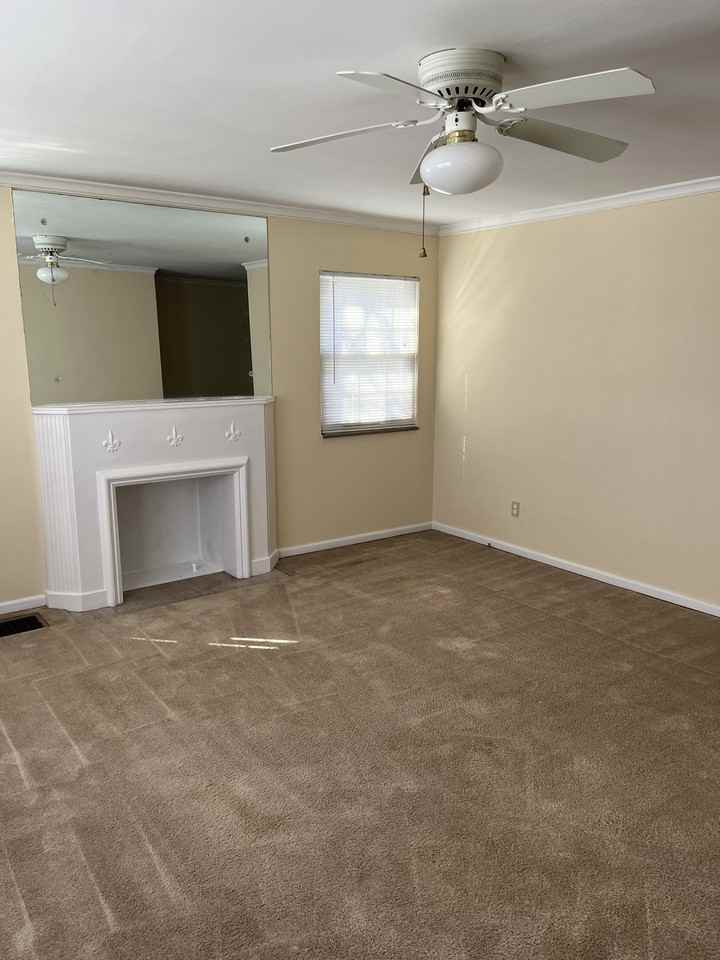 1143 S Cassingham Rd #D - Photo 4 of 6