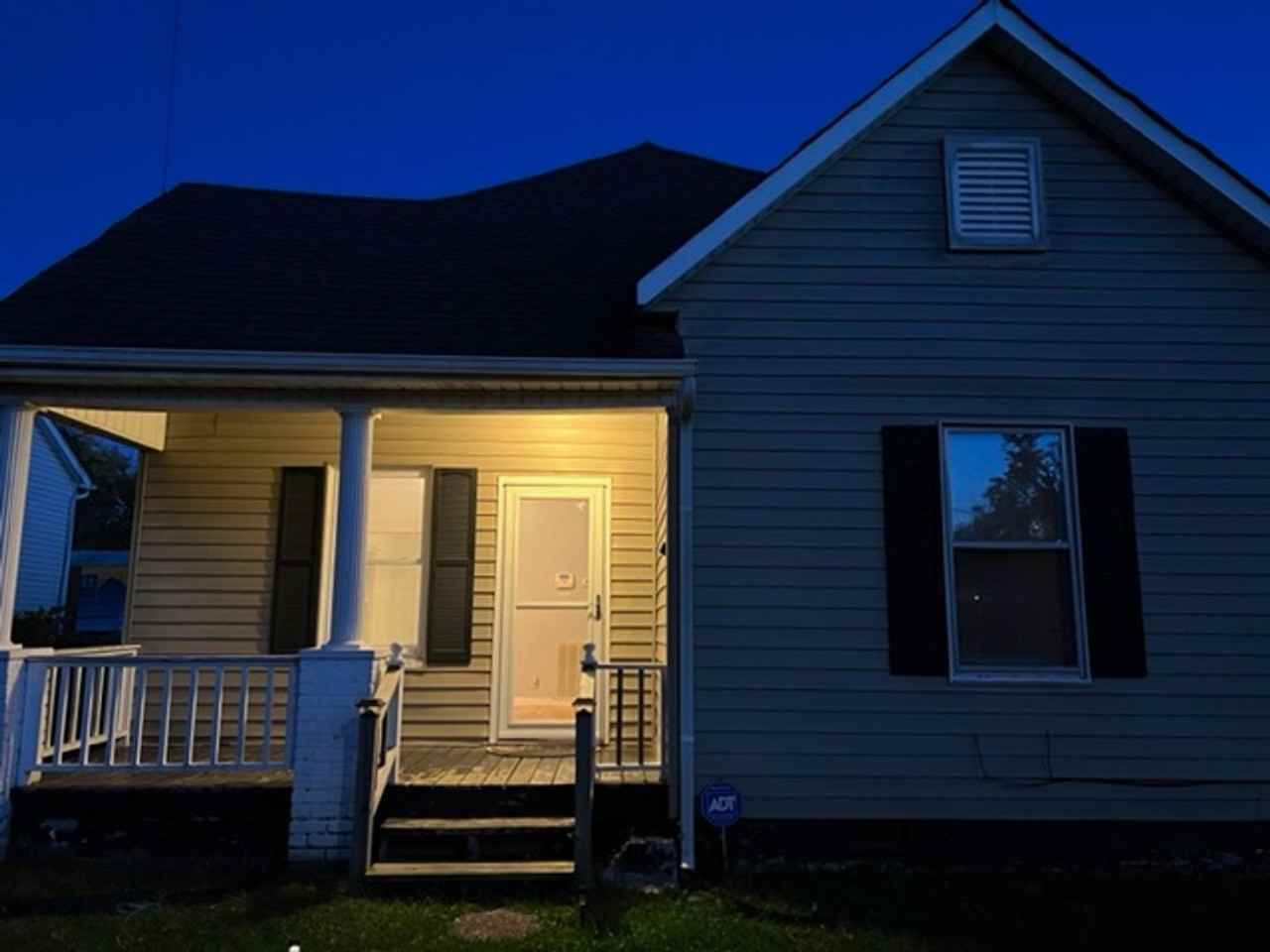 218 E Caldwell Ave - Photo 2 of 18