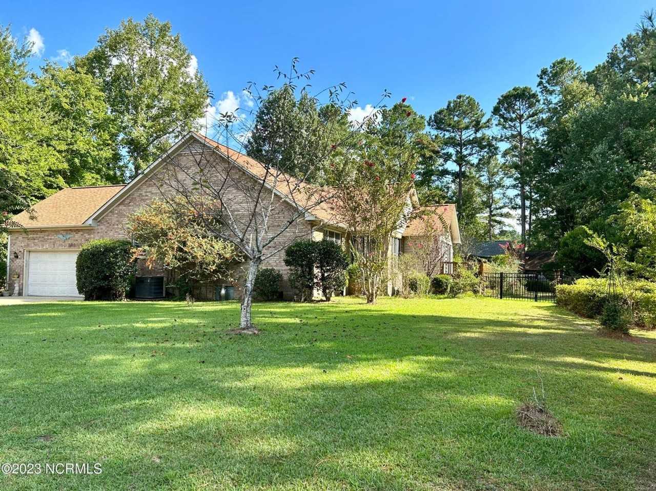 105 Southern Hills Dr - Photo 3 of 28