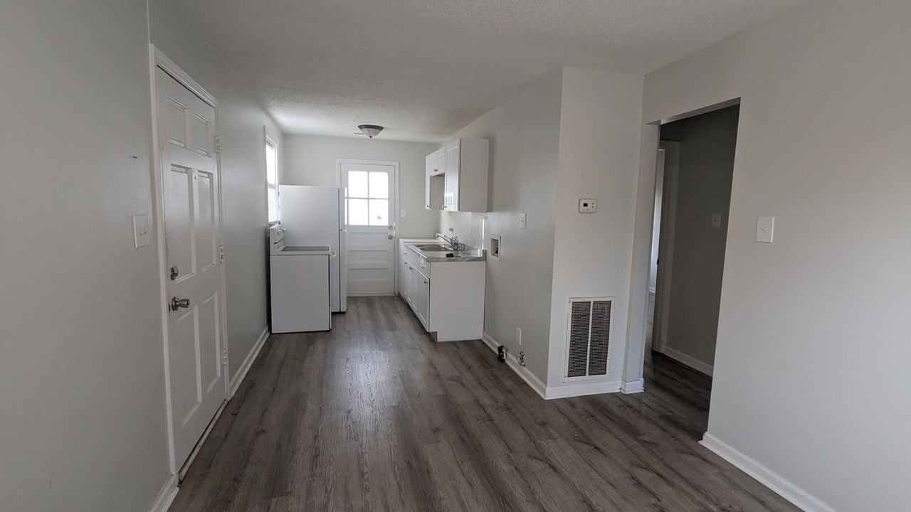 1325 Mayfair Ave - Photo 3 of 24
