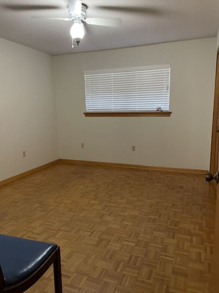 2221 77th Ave - Photo 6 of 19