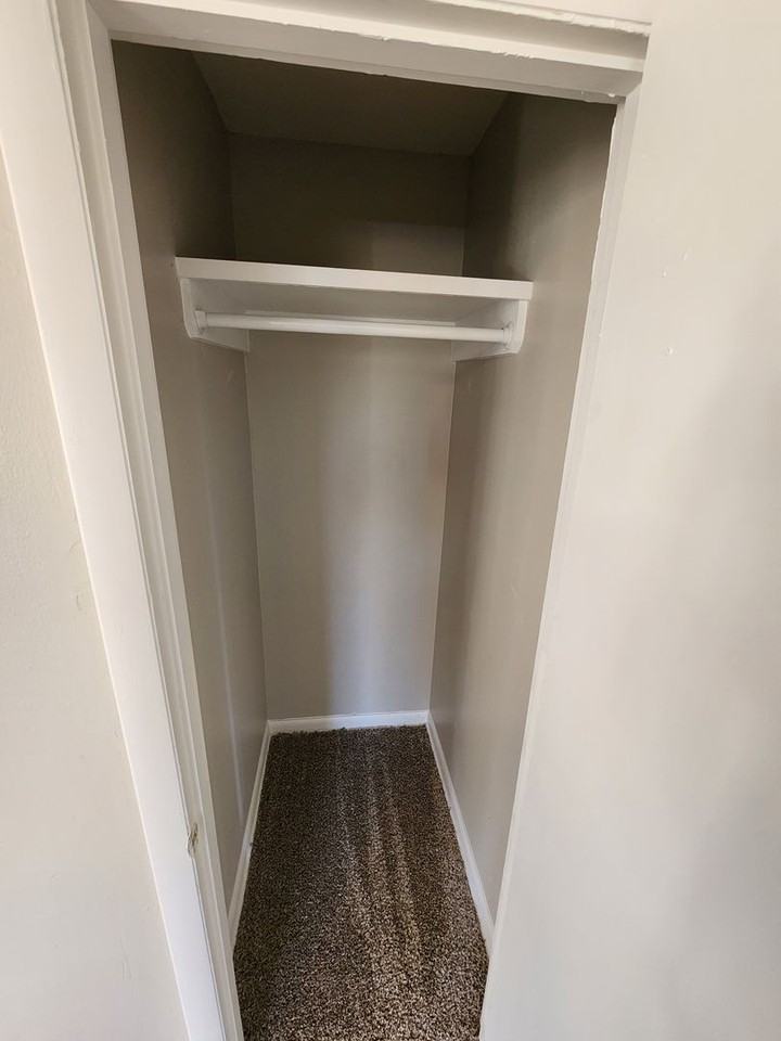 2854 W Walnut St - Photo 6 of 27