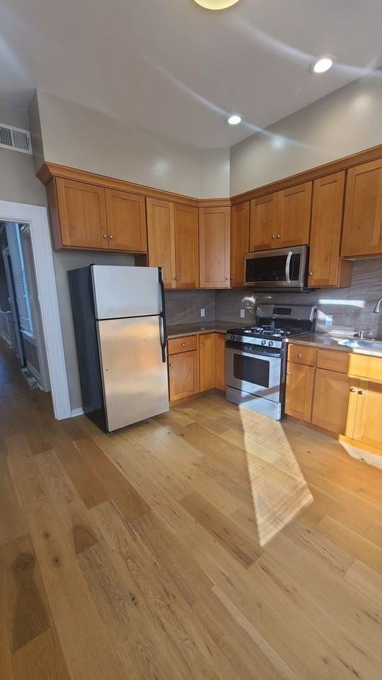 445 Chestnut St - Photo 2 of 29
