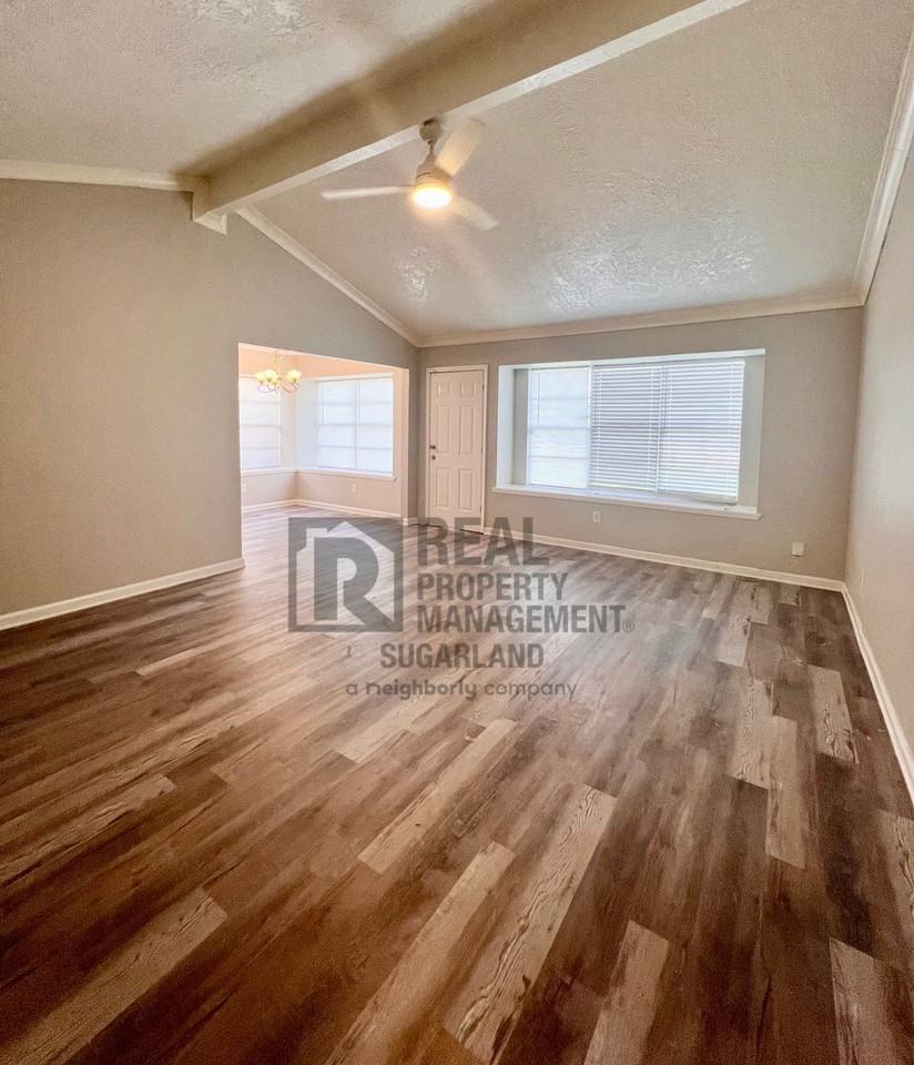 7538 Bubbling Spring Ln - Photo 2 of 14