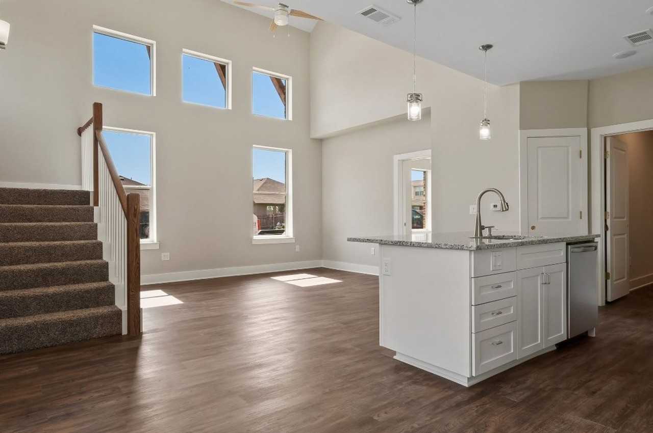 3601 Bonnie Brae St - Photo 3 of 29