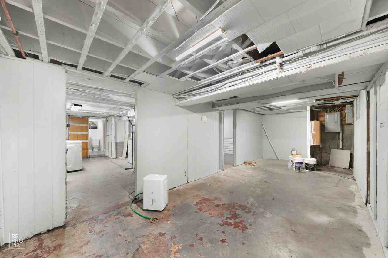 32857 N Alleghany Rd - Photo 6 of 11