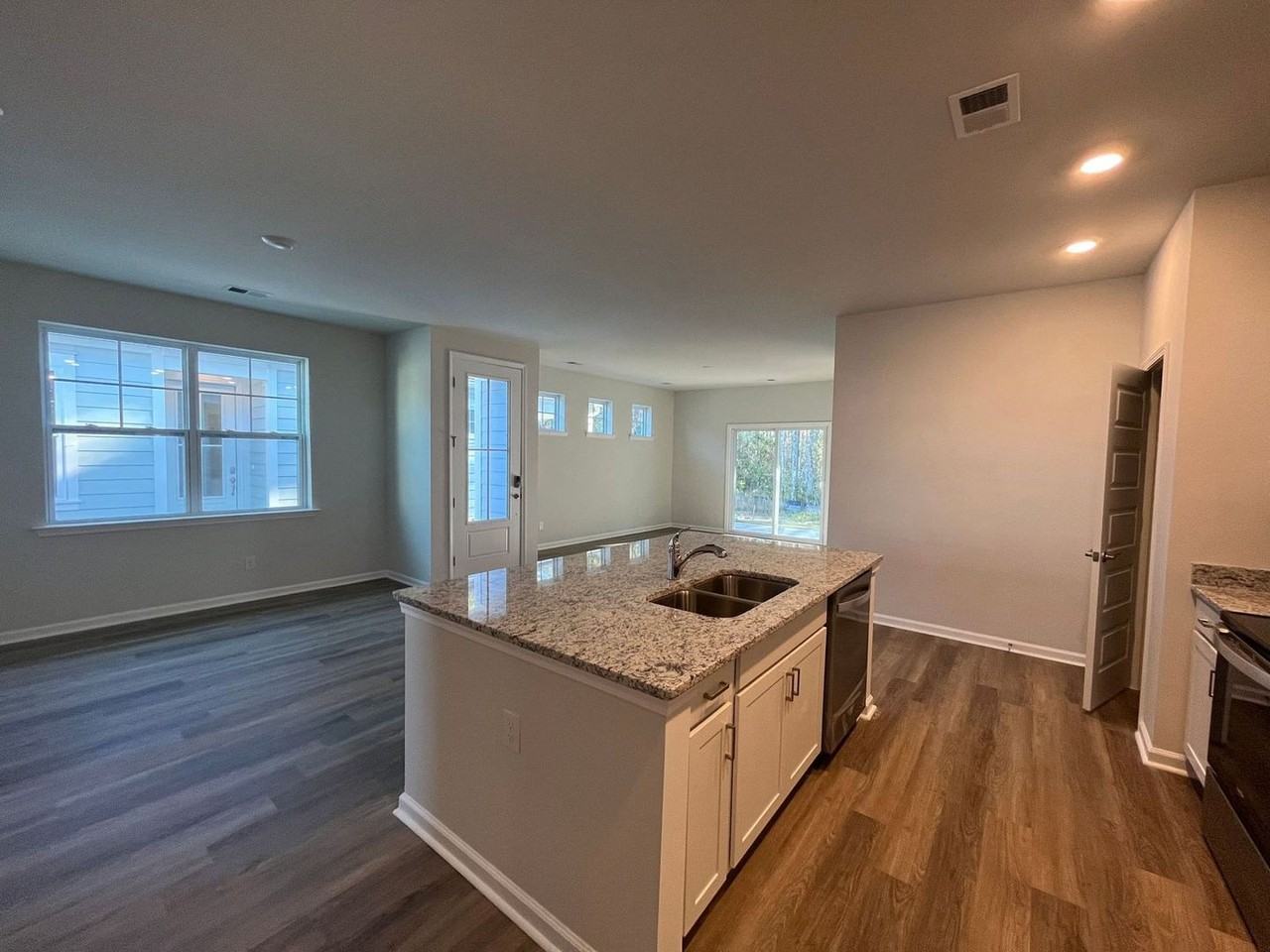 149 Holloway Hl - Photo 3 of 17