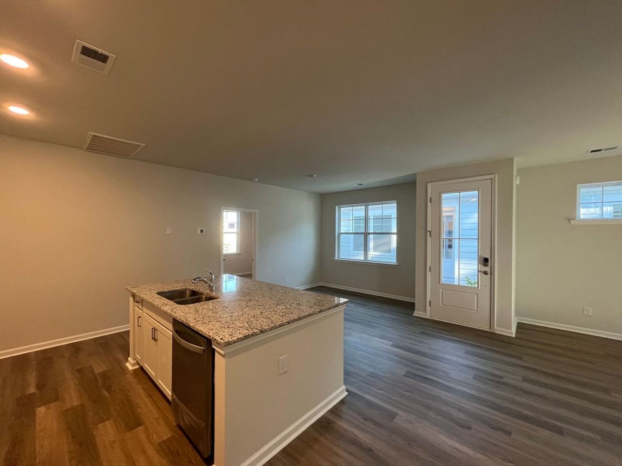 149 Holloway Hl - Photo 4 of 17