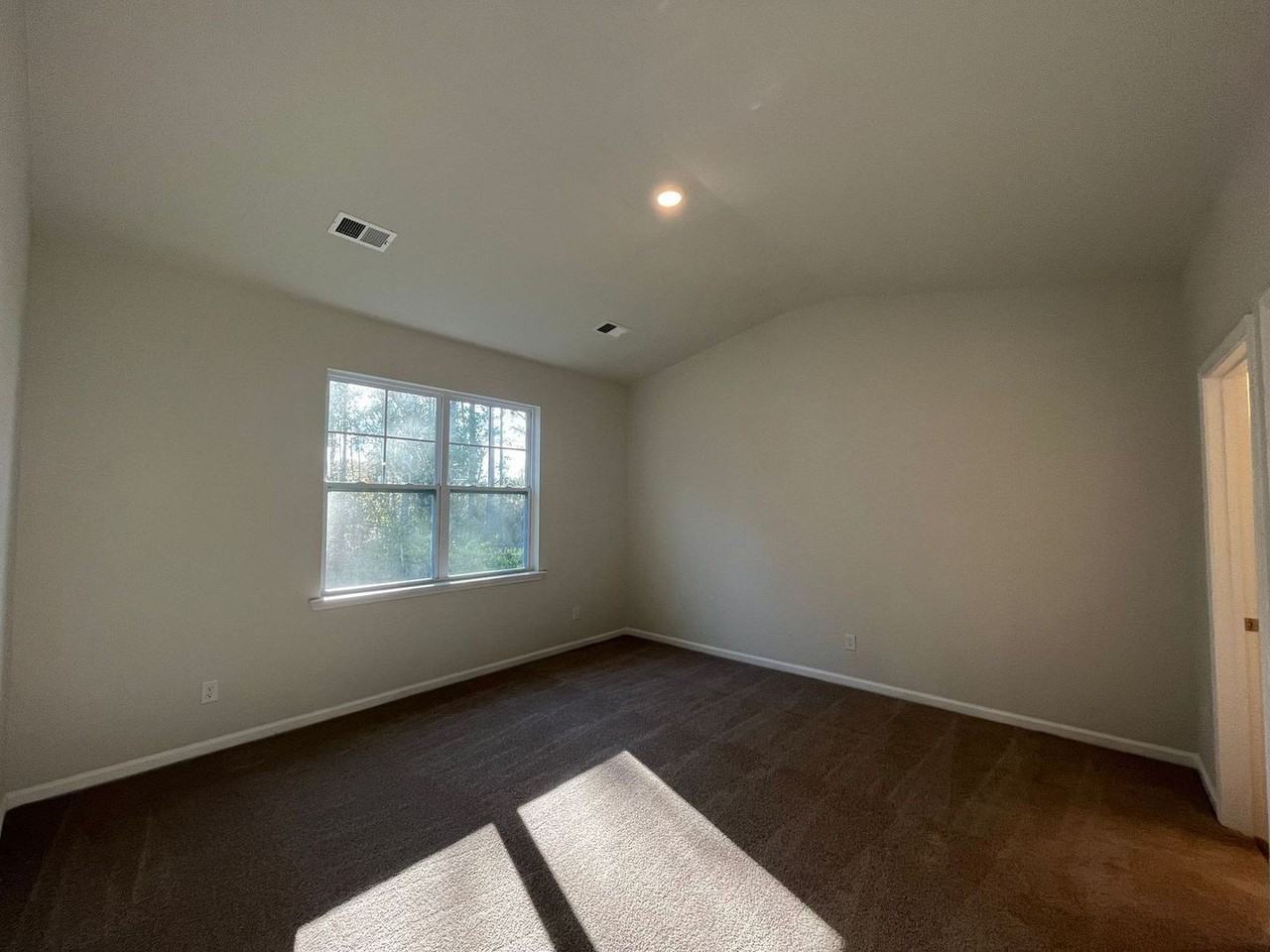 149 Holloway Hl - Photo 7 of 17