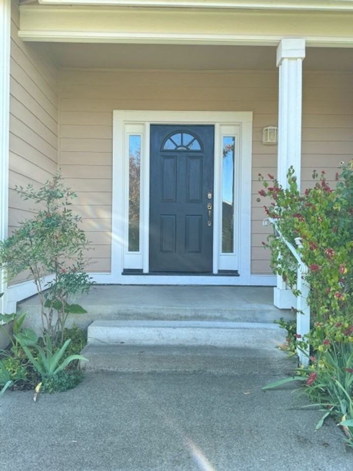 4229 Grapevine Dr - Photo 3 of 38