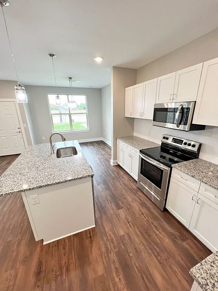 3605 Bonnie Brae St - Photo 4 of 17