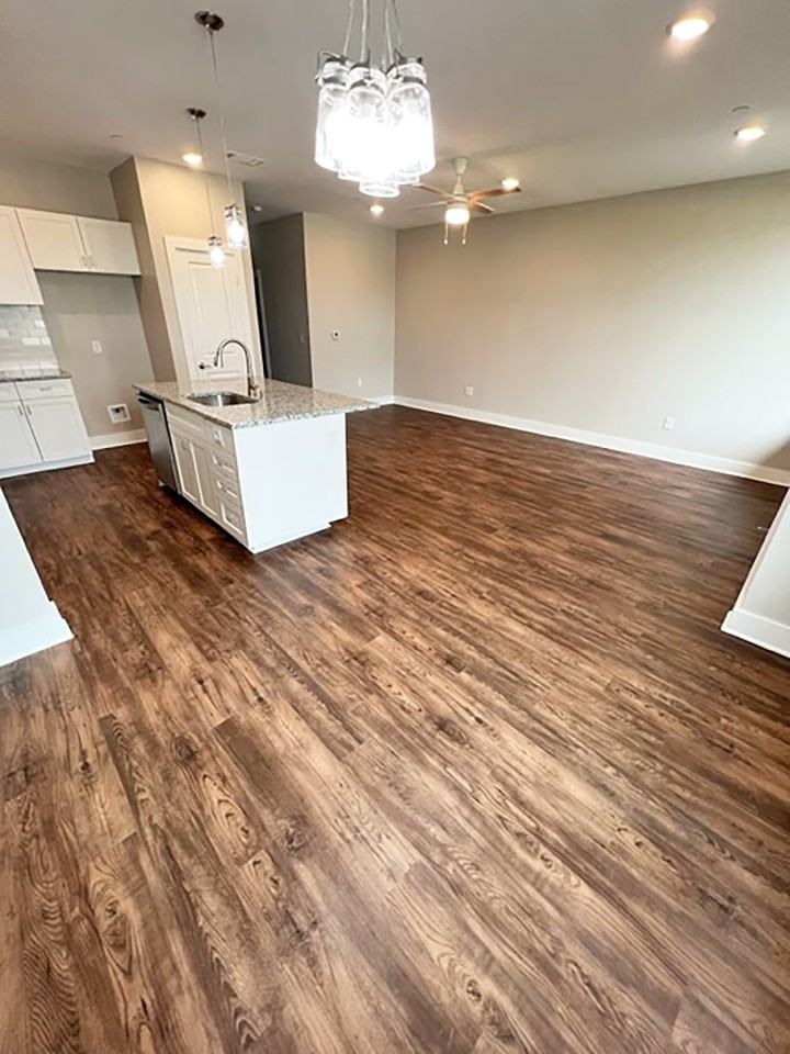 3605 Bonnie Brae St - Photo 5 of 17