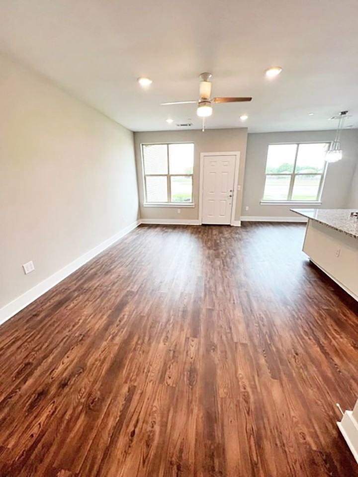 3605 Bonnie Brae St - Photo 6 of 17