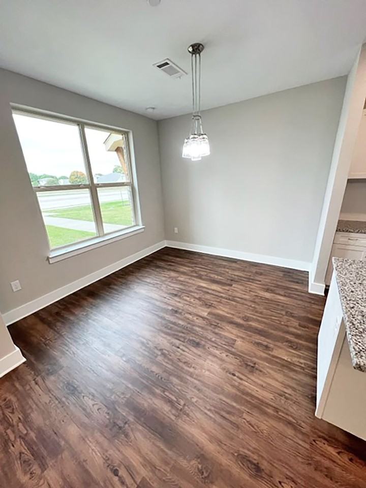 3605 Bonnie Brae St - Photo 7 of 17