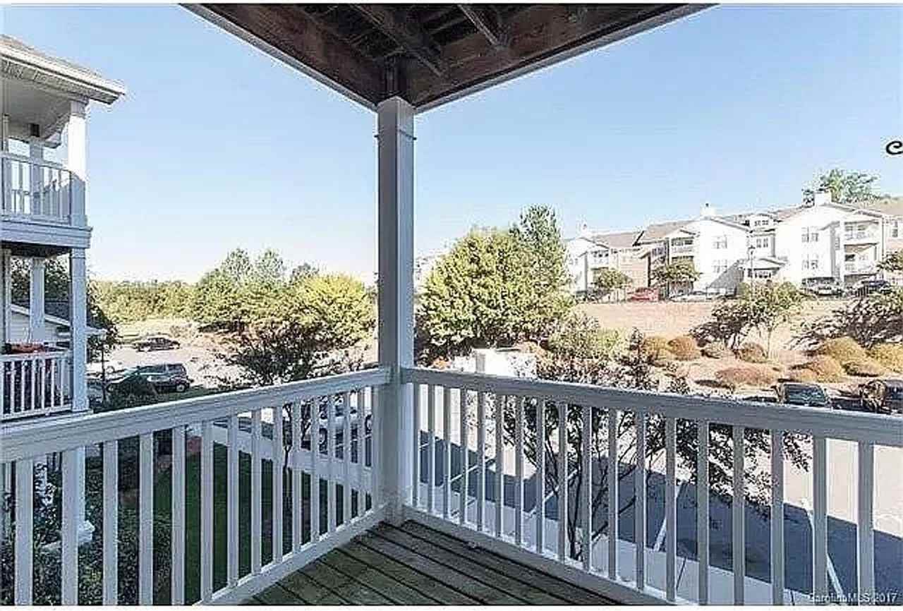 11272 Hyde Pointe Ct - Photo 3 of 15