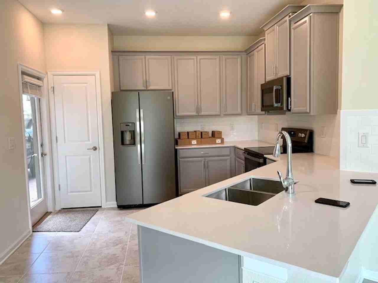 1302 Shinnecock Hills Dr - Photo 2 of 16