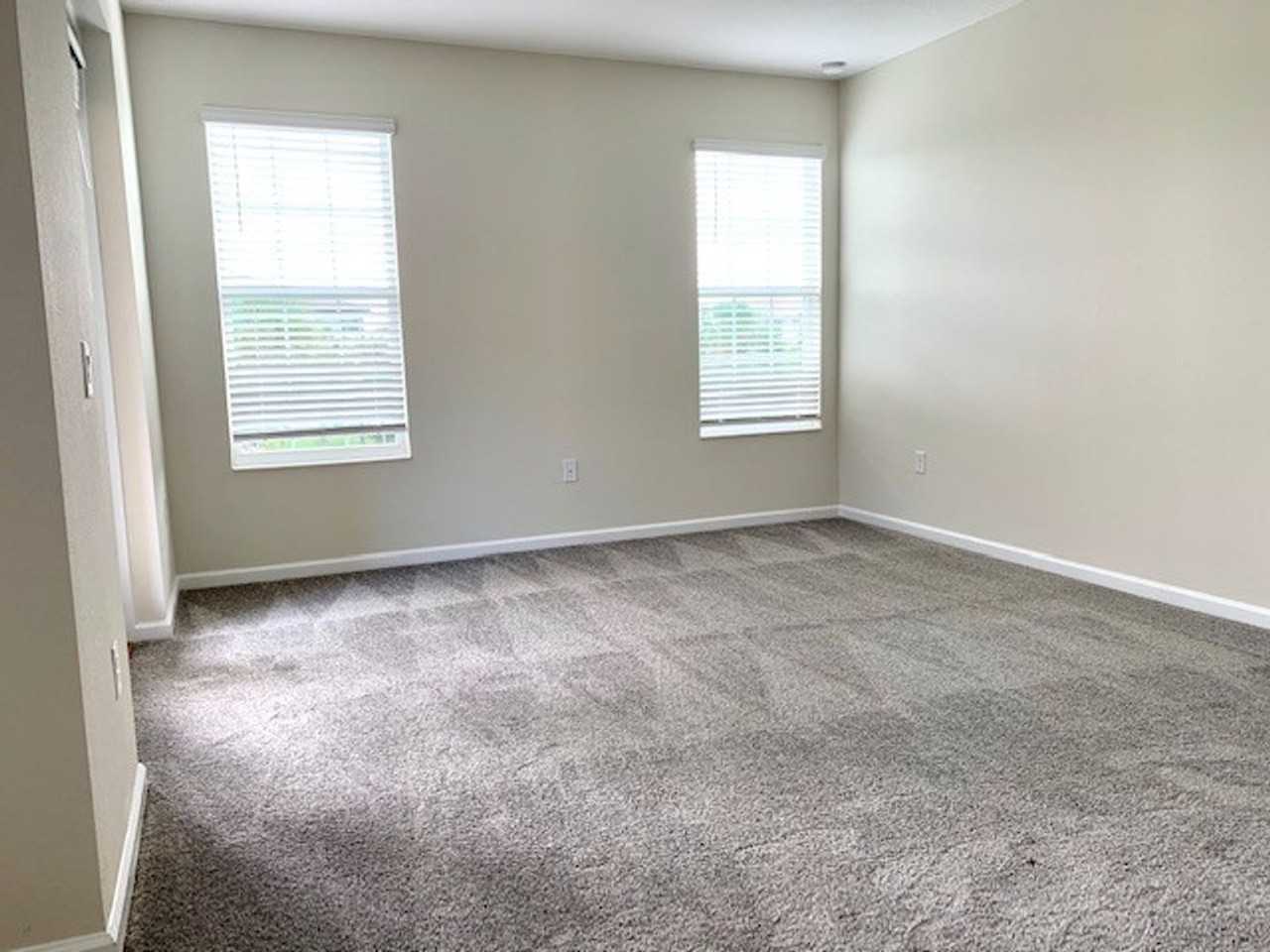 1302 Shinnecock Hills Dr - Photo 4 of 16