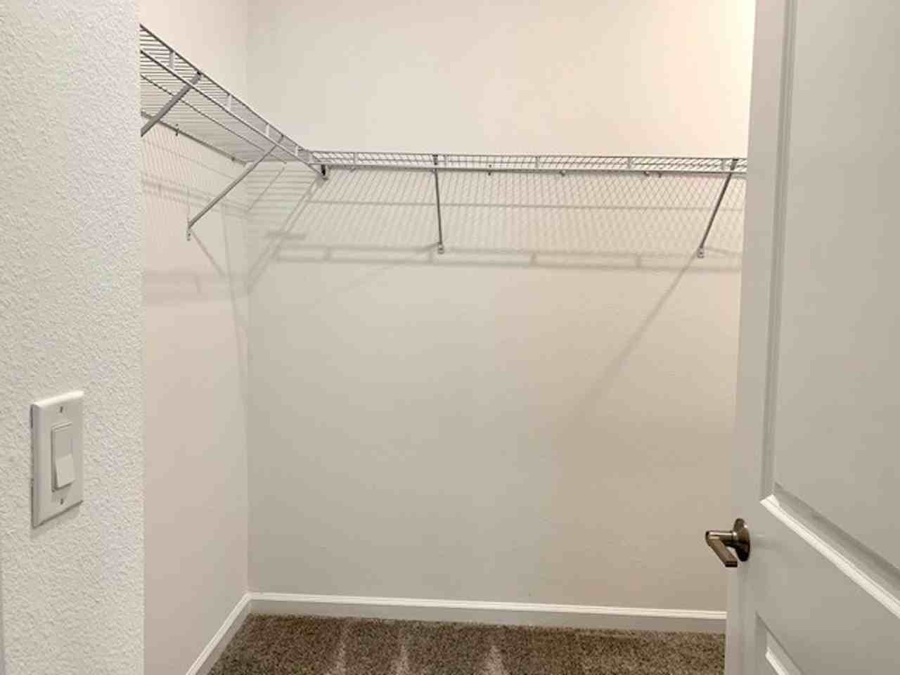 1302 Shinnecock Hills Dr - Photo 6 of 16