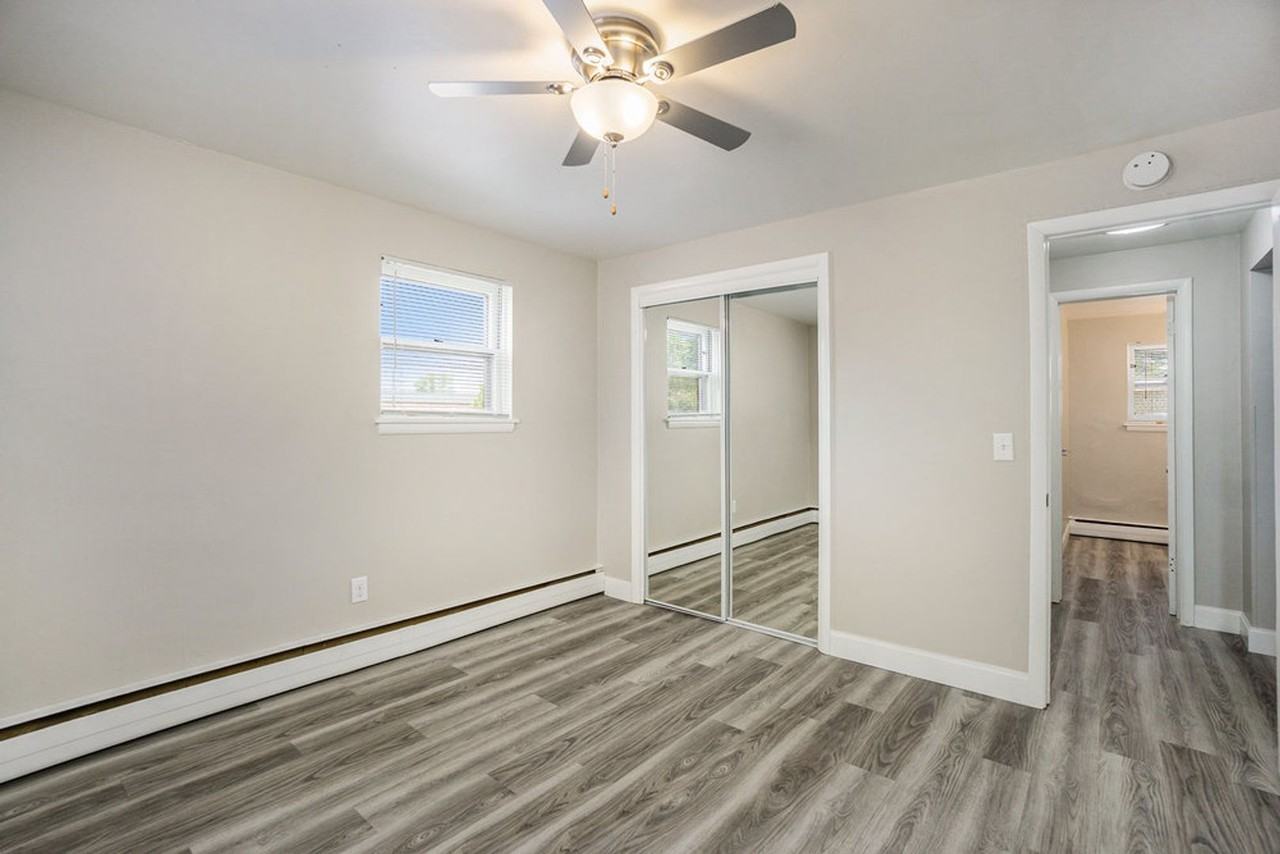 103 Devon Ave - Photo 7 of 17