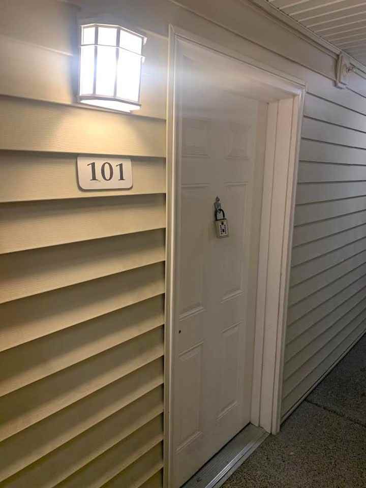 740 Nw 185th Ave - Photo 2 of 19