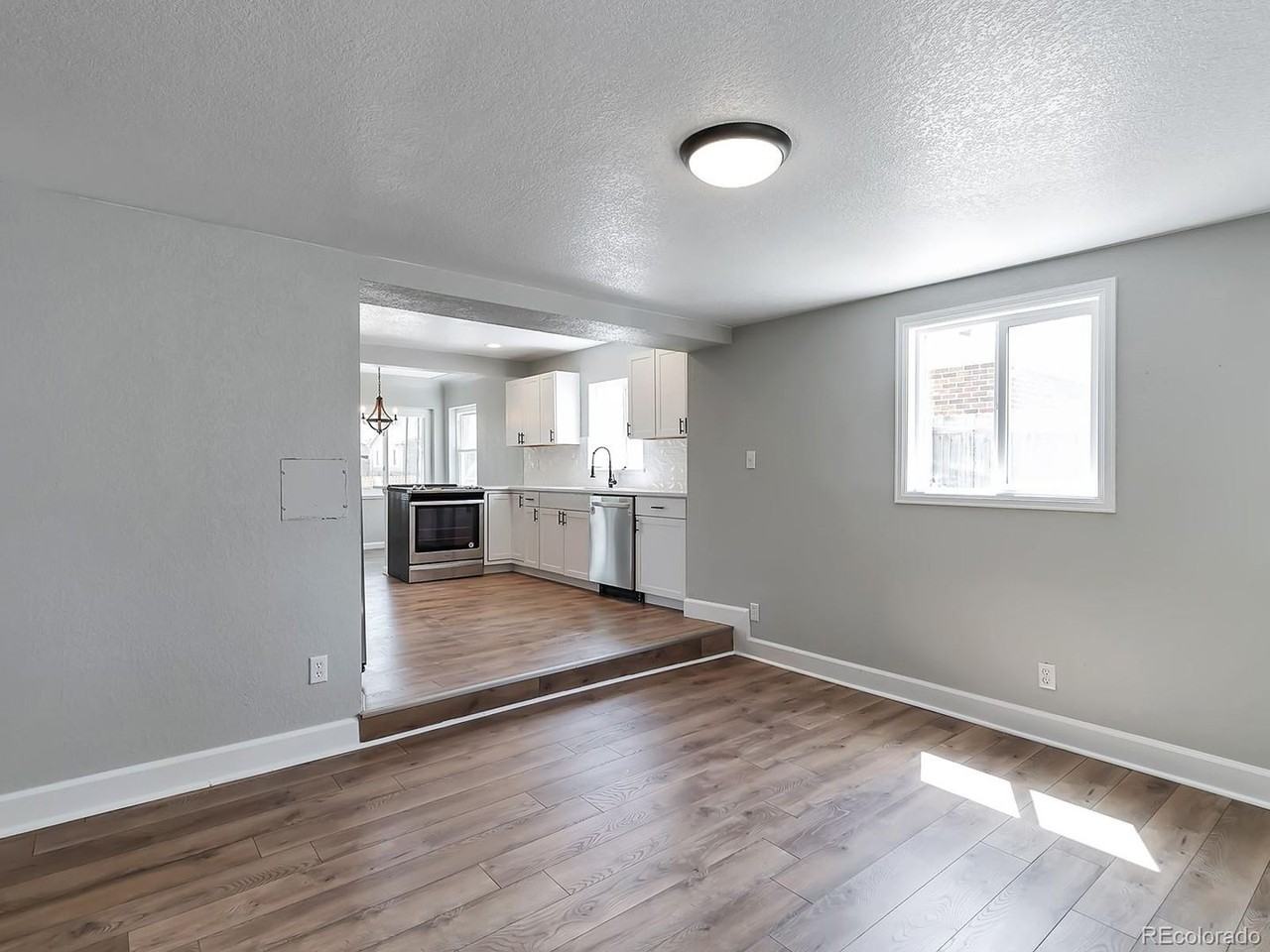 1655 Oakland Street - Photo 3 of 15