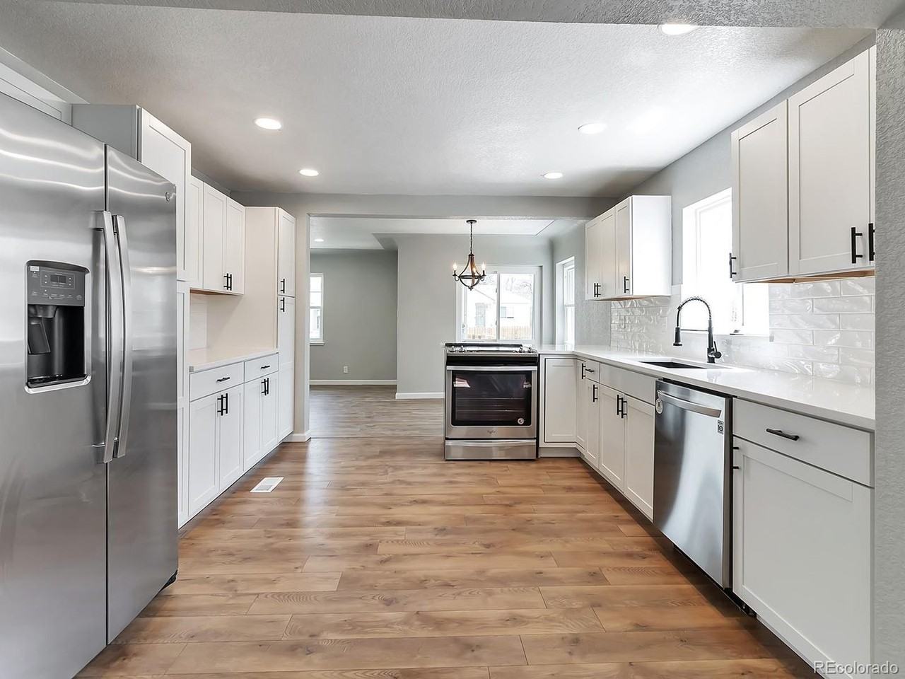 1655 Oakland Street - Photo 4 of 15