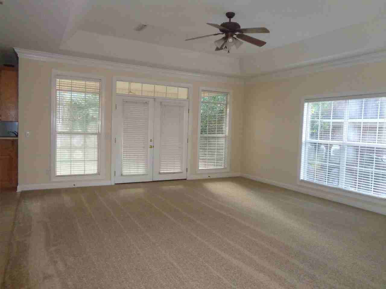104 Tom Morris Ln - Photo 2 of 15