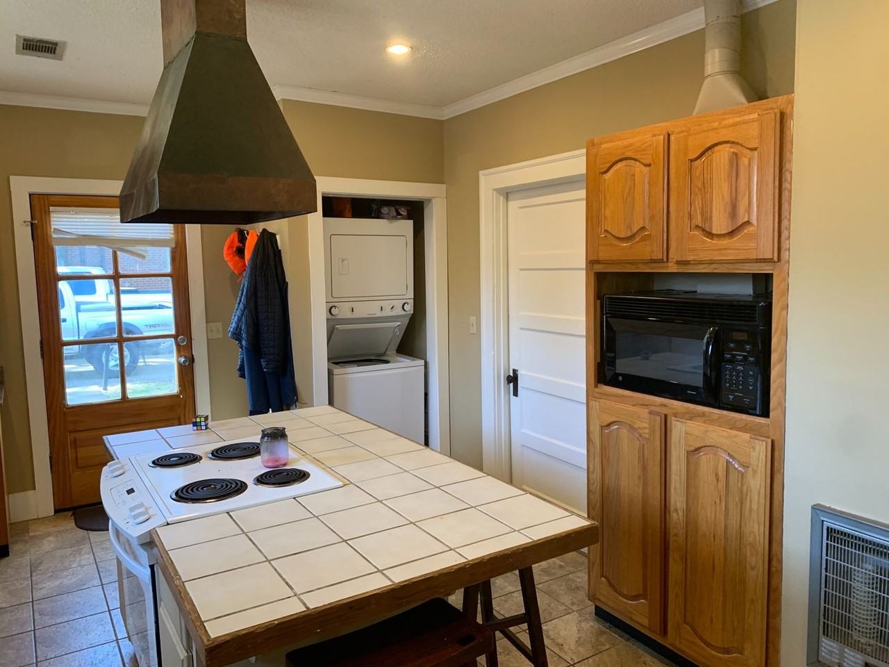 1304 Jefferson Ave - Photo 6 of 11