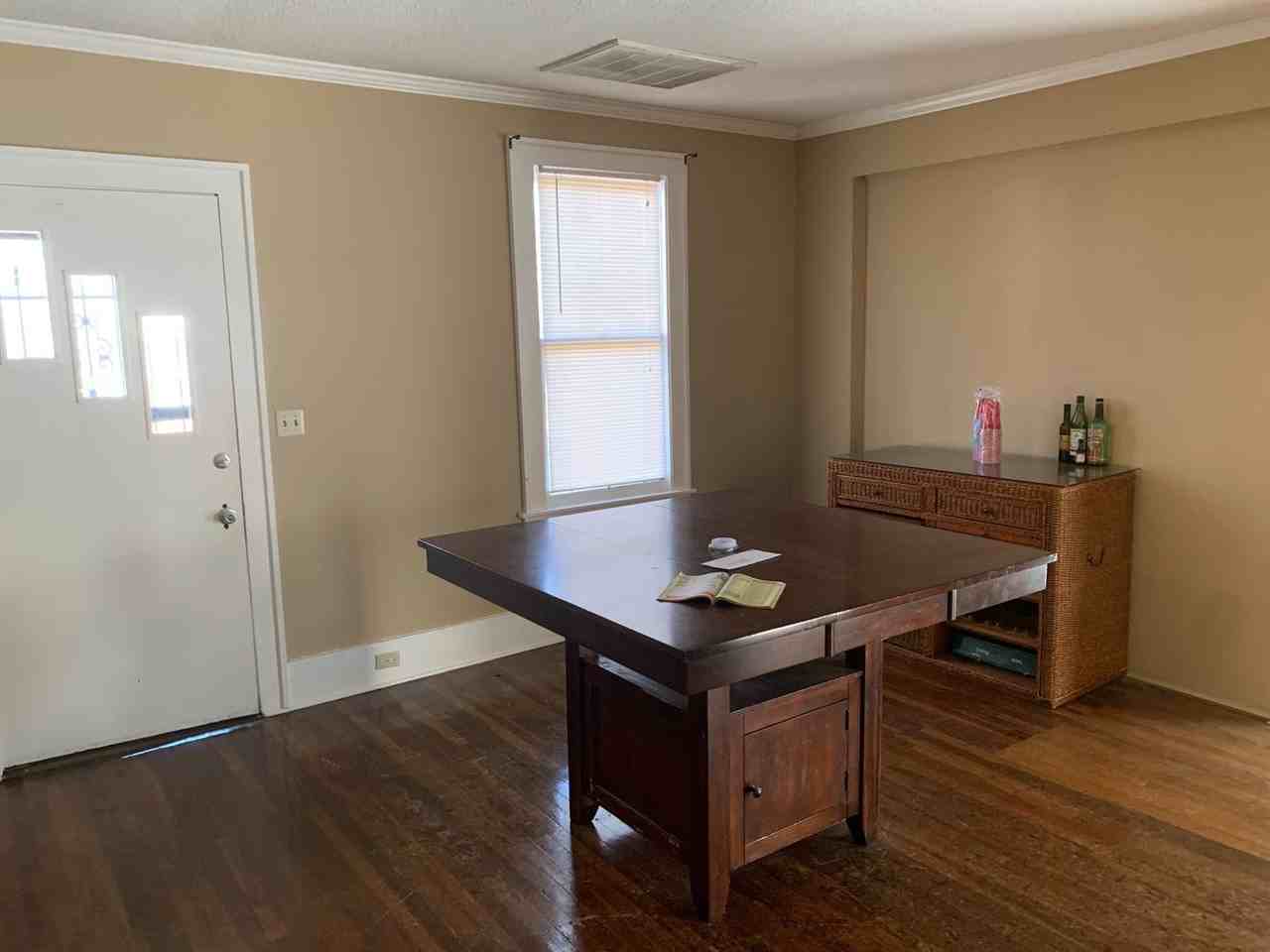 1304 Jefferson Ave - Photo 7 of 11