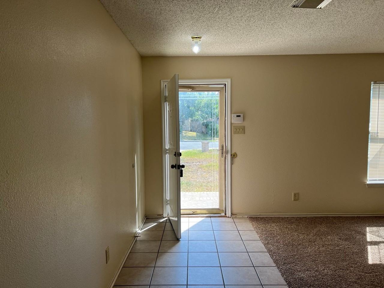 7711 Redsky Crk - Photo 2 of 32