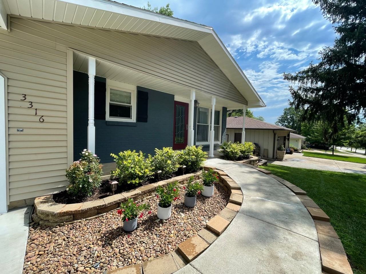 3316 Claflin Rd - Photo 3 of 33