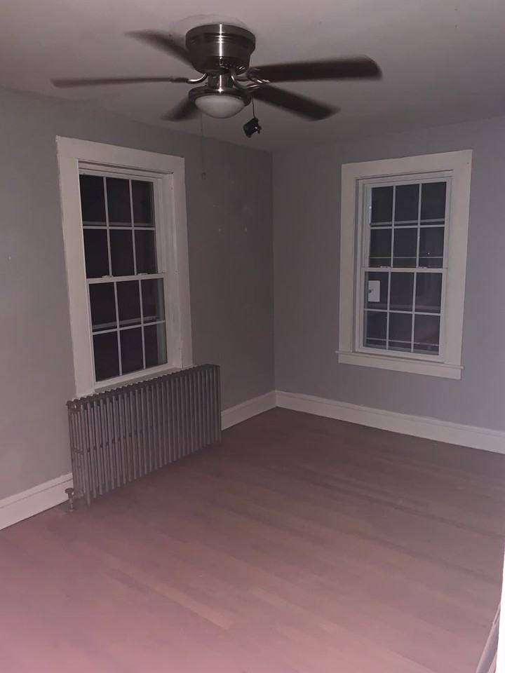 133 Oak St - Photo 2 of 19