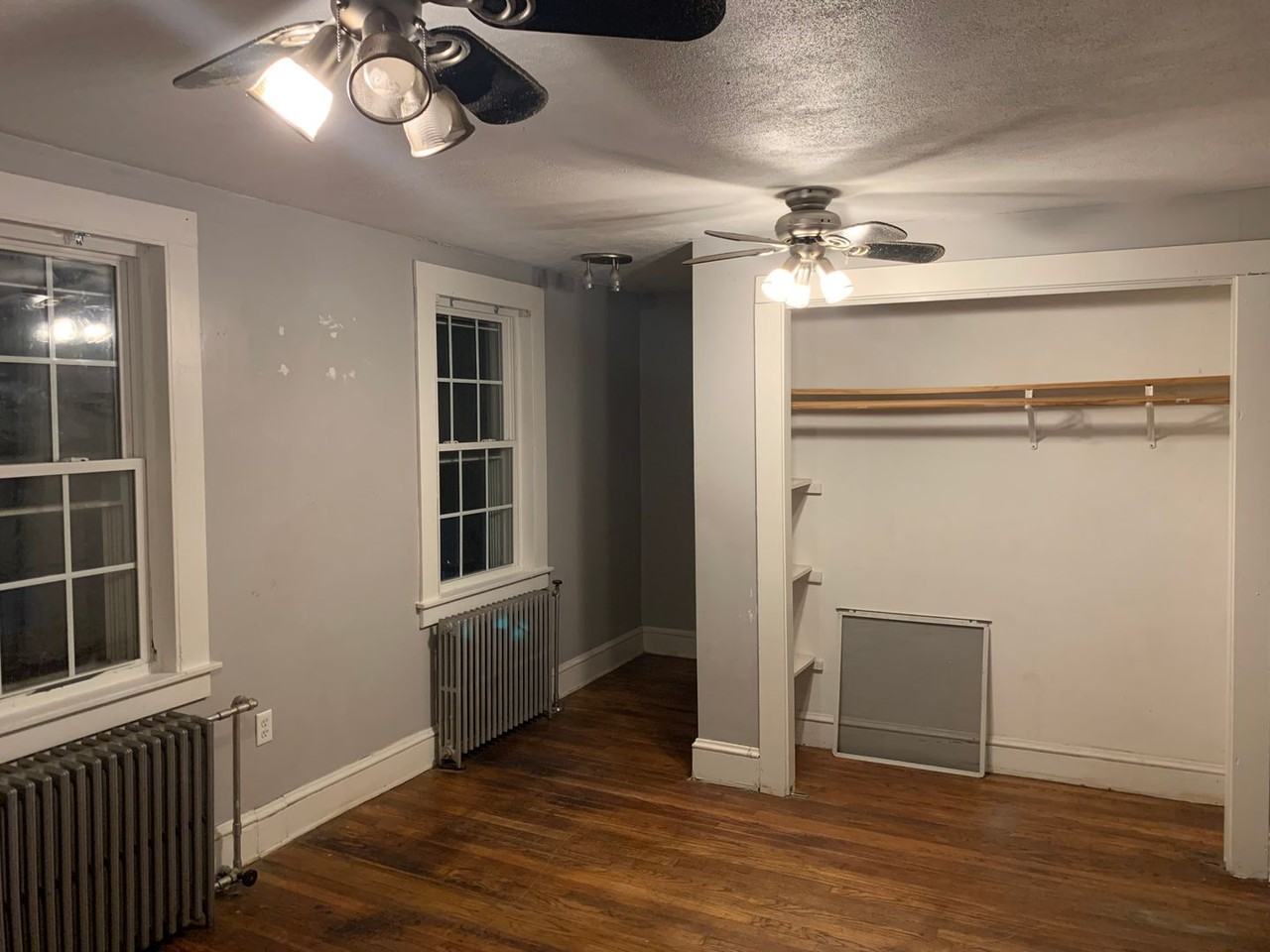 133 Oak St - Photo 3 of 19