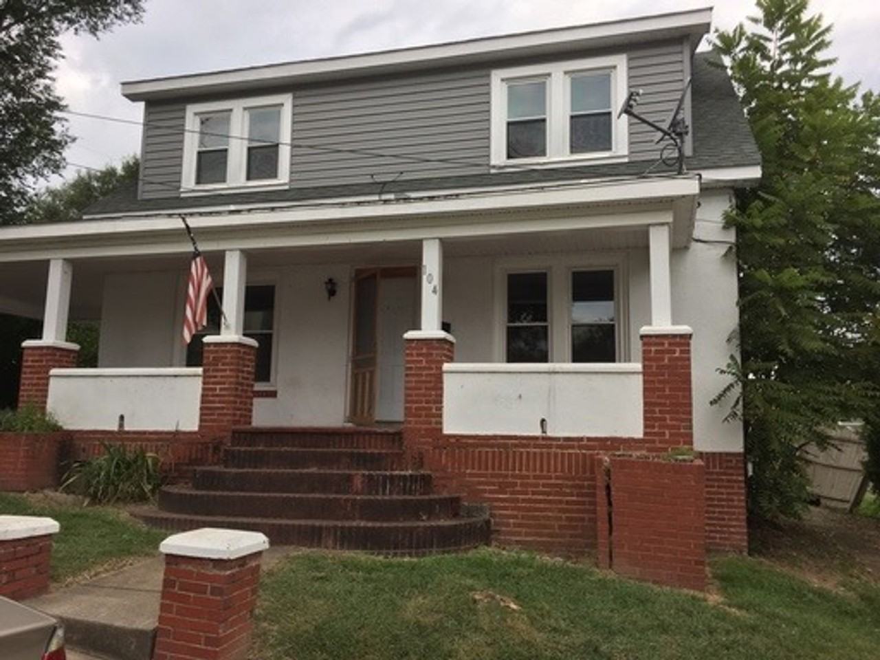 104 Madison St - Photo 2 of 22