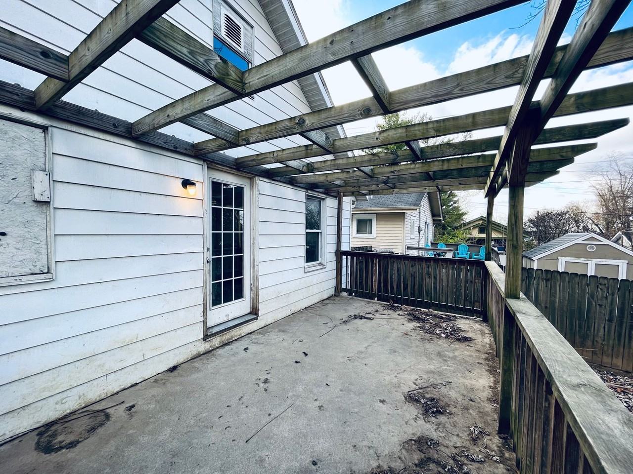 1422 S Lincoln St - Photo 4 of 13