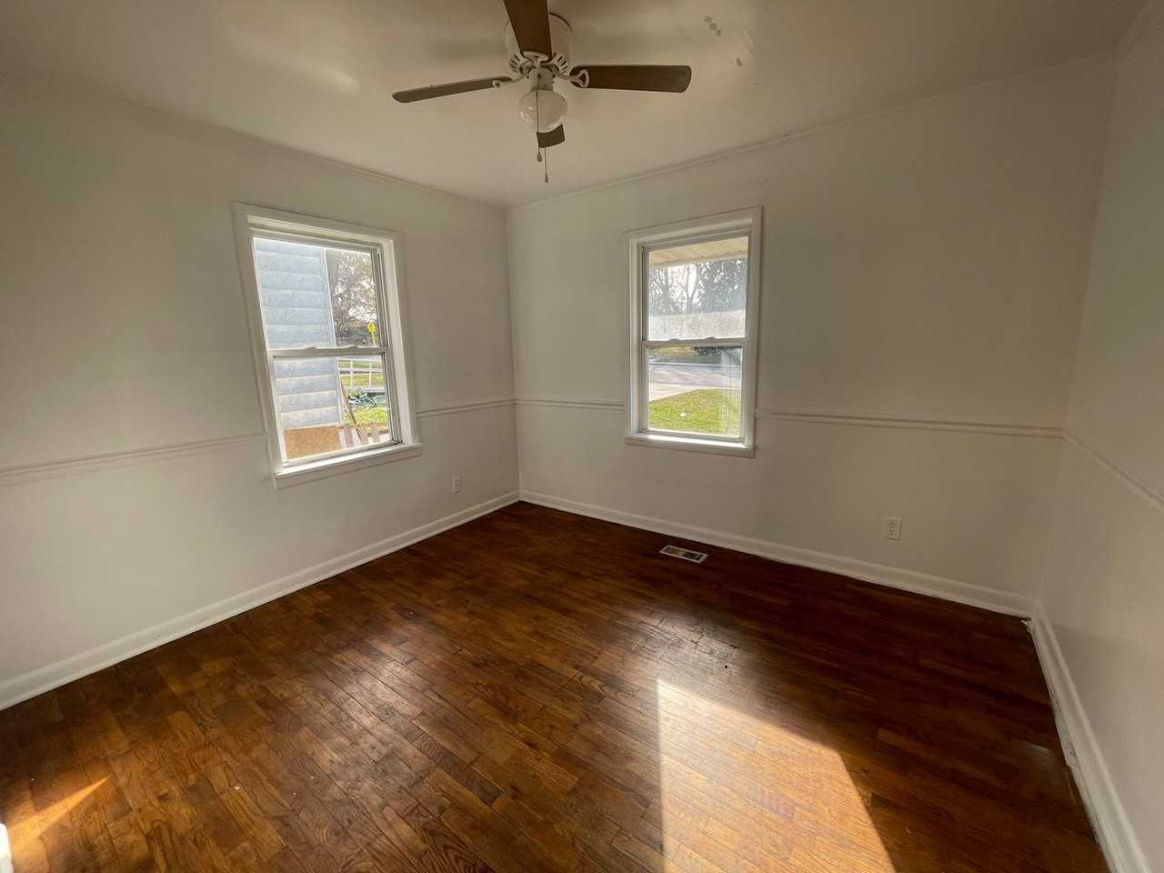 1429 E Pacific St - Photo 5 of 8