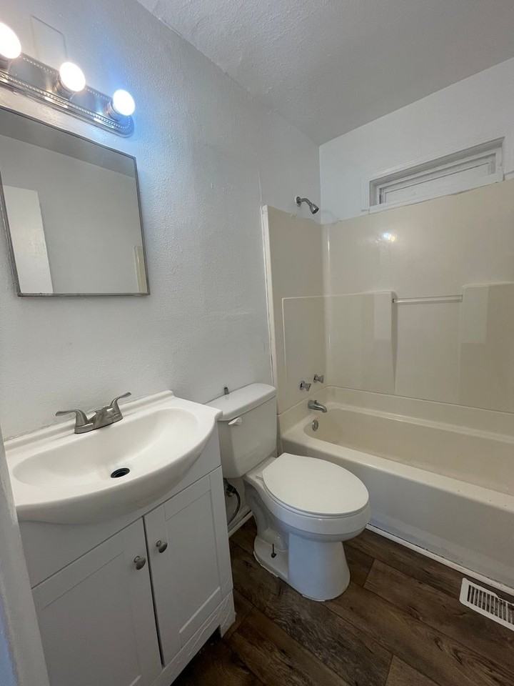 1429 E Pacific St - Photo 6 of 8